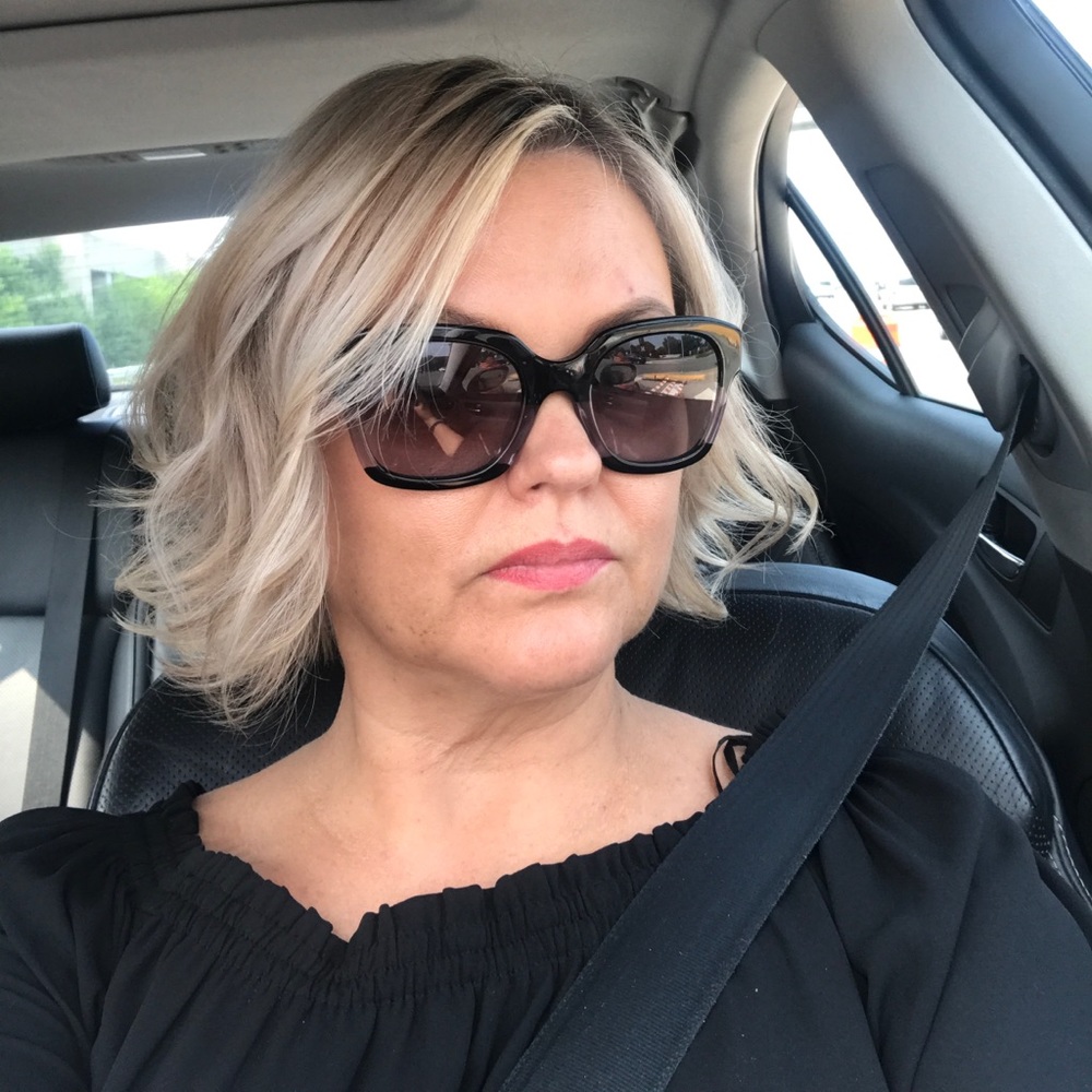 Meet your Posher, Edita